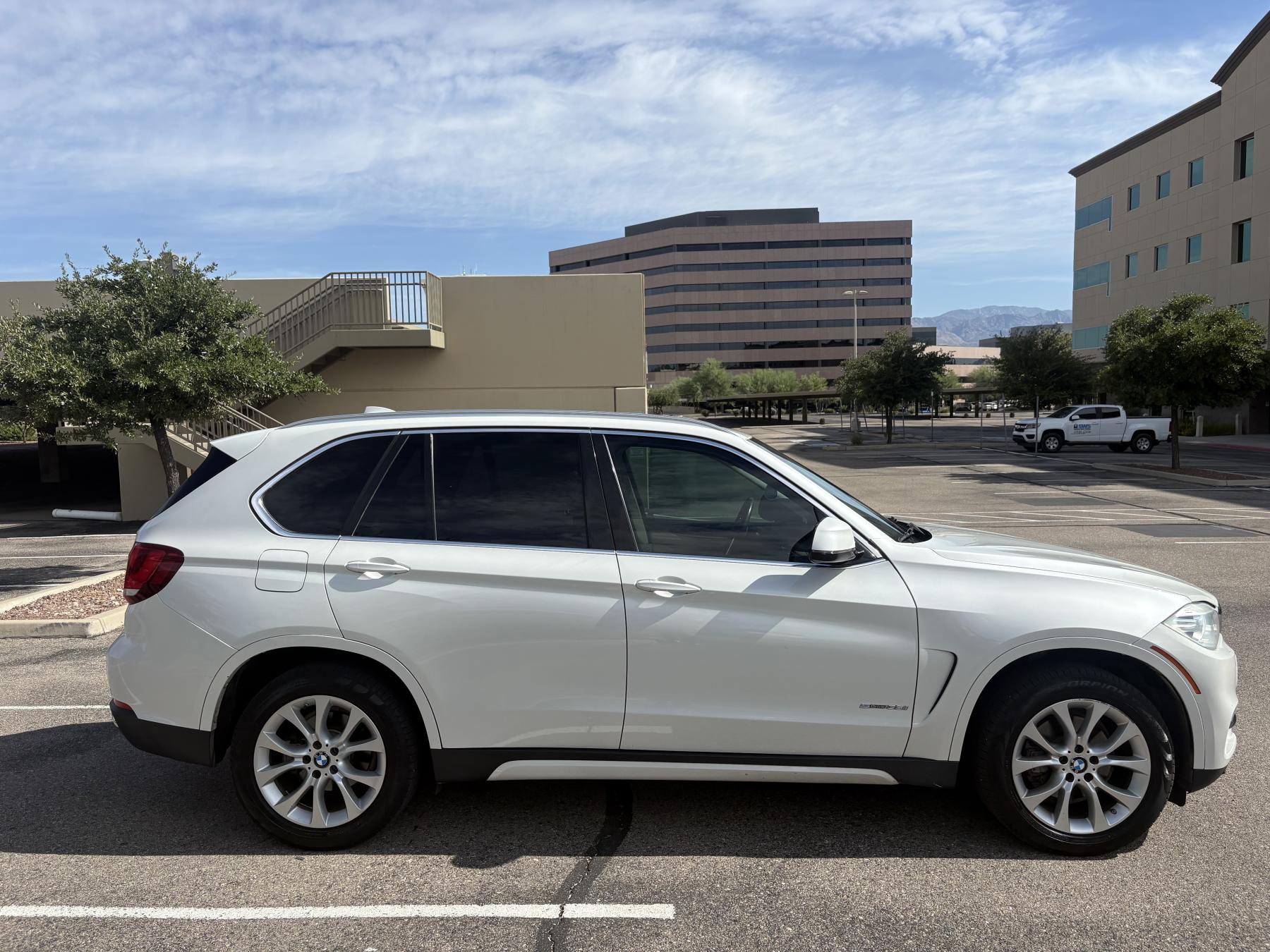 2014 BMW X5 sDrive35i — photo 2